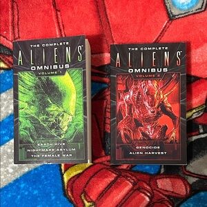 Aliens Omnibus Volumes 1 & 2 Softcover Paperback Anthology Books
